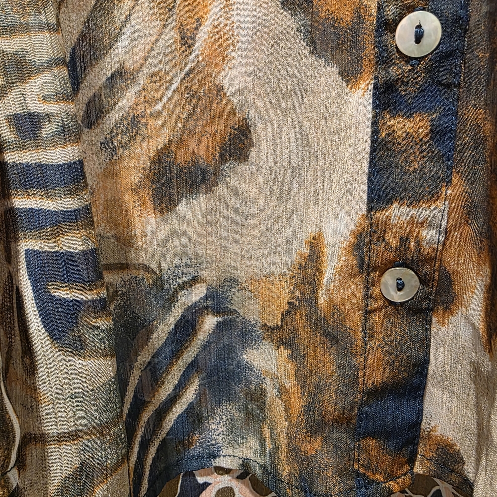 Abstract Print Button-Up Blouse - Picture 4 of 7